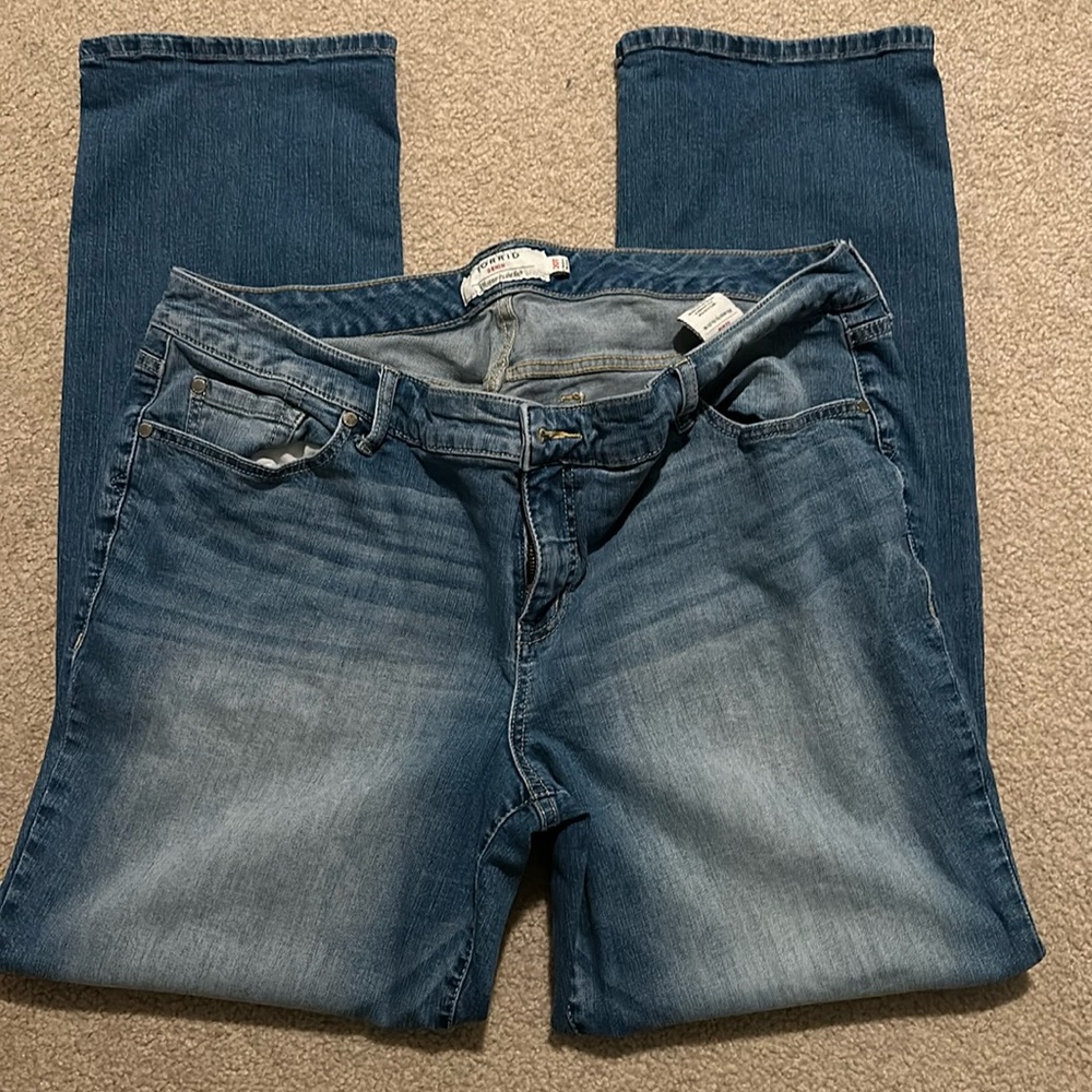 Torrid jeans size 20 Tall. Very good condition. Only worn a few times.